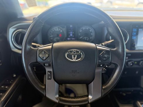 Used 2016 Toyota Tacoma TRD Sport w/ Towing Package image 24