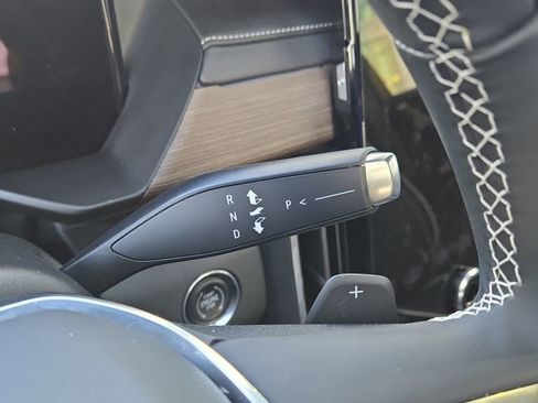 Used 2025 GMC Acadia Denali w/ Super Cruise Package image 25