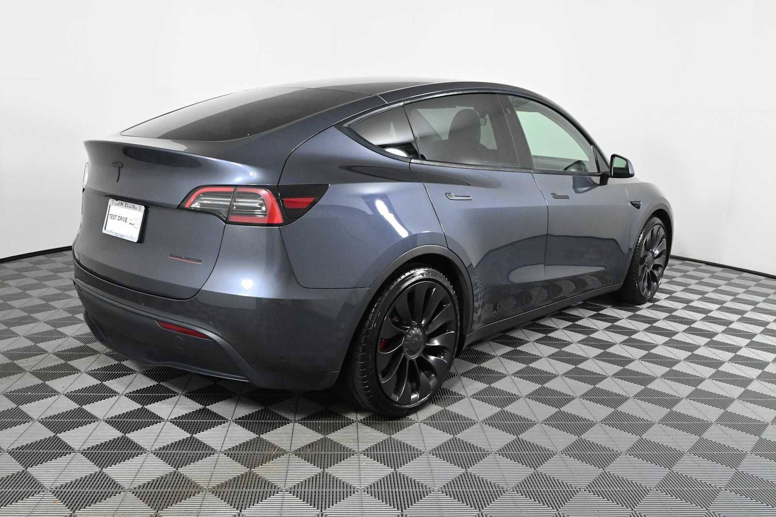Used 2022 Tesla Model Y Performance AWD/4WD image 9
