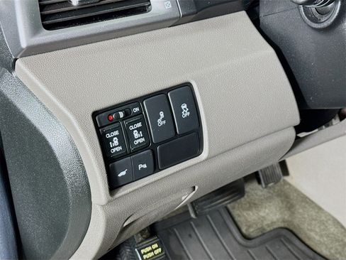 Used 2012 Honda Odyssey Touring Elite image 8