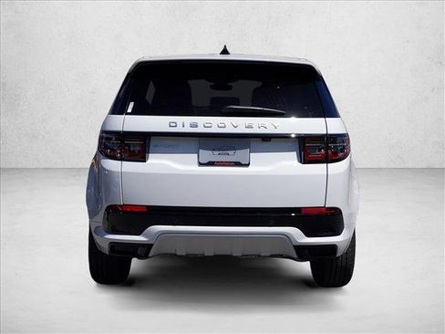 Used 2025 Land Rover Discovery Sport S image 8