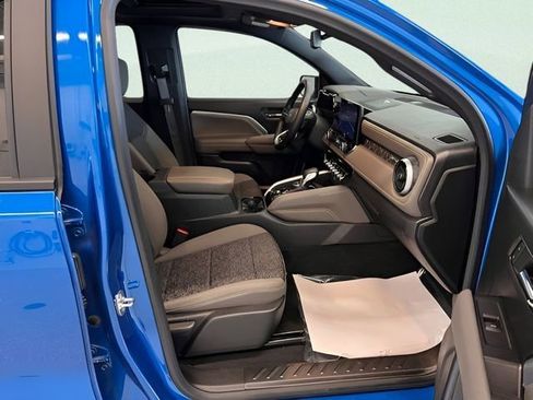 Used 2024 Chevrolet Colorado ZR2 w/ Technology Package image 10