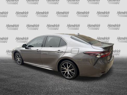 Used 2023 Toyota Camry SE image 8