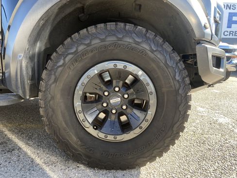 Used 2018 Ford F150 Raptor w/ Equipment Group 802A Luxury image 26