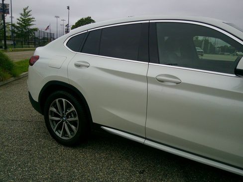 Used 2019 BMW X4 xDrive30i w/ Premium Package AWD/4WD image 5