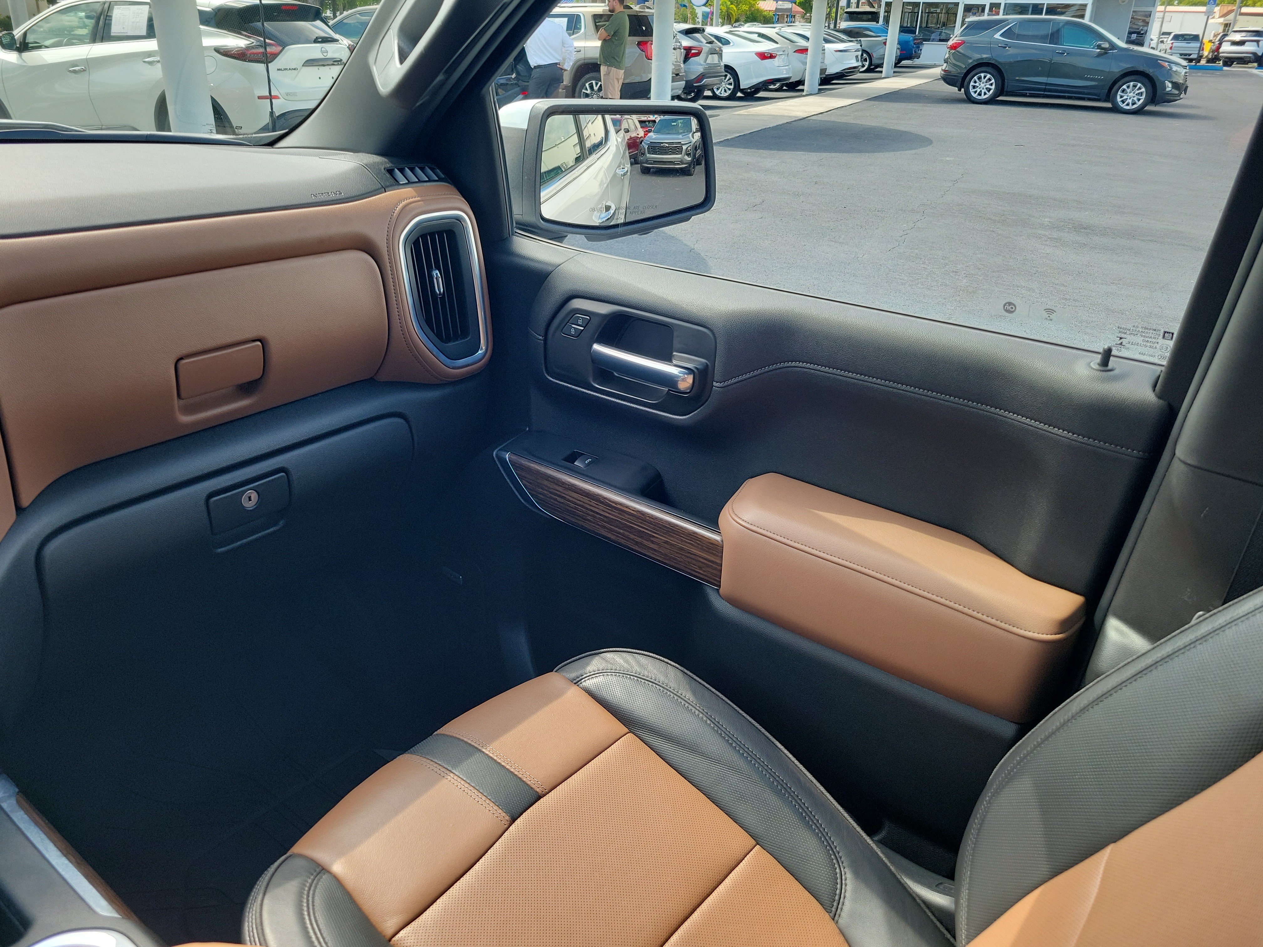 Used 2021 Chevrolet Silverado 1500 High Country w/ Technology Package AWD/4WD image 12
