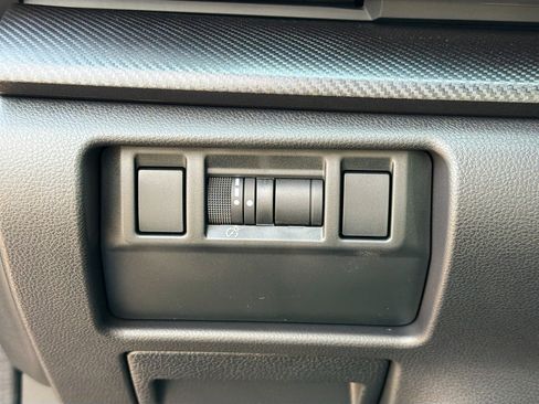 Certified 2025 Subaru Crosstrek 2.5i Limited image 33