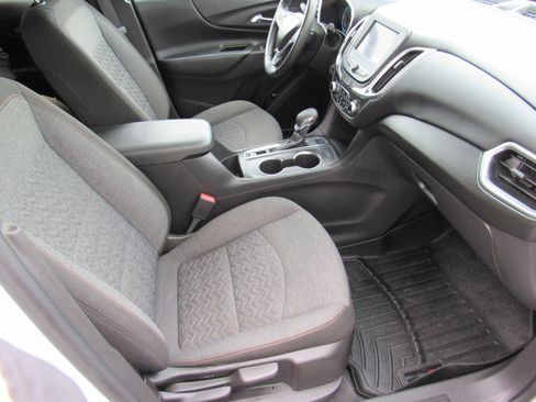 Used 2022 Chevrolet Equinox LT image 27