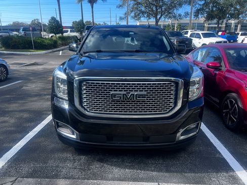 Used 2015 GMC Yukon Denali w/ Premium Package image 11