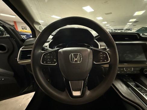 Used 2018 Honda Clarity Plug-In Hybrid image 9