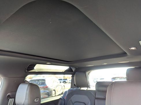 Used 2024 Land Rover Defender 90 X-Dynamic SE image 26