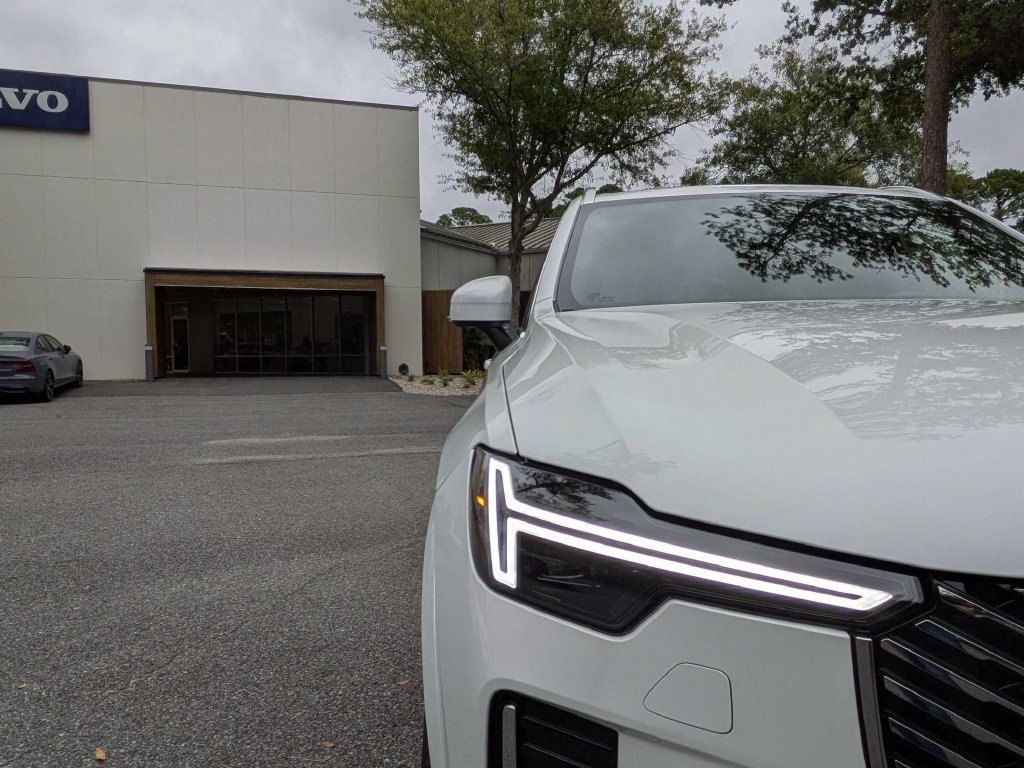 New 2027 Volvo XC90 T8 Plus AWD/4WD image 9