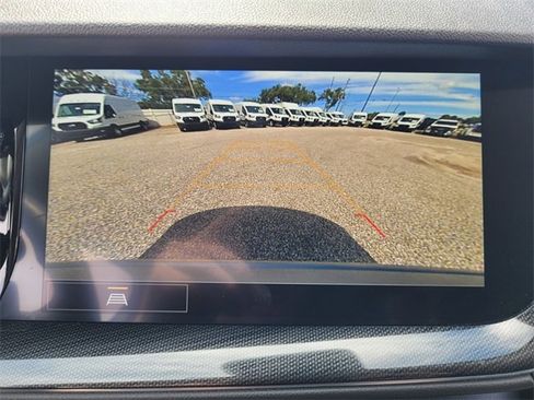 Used 2023 Buick Envision Essence image 24