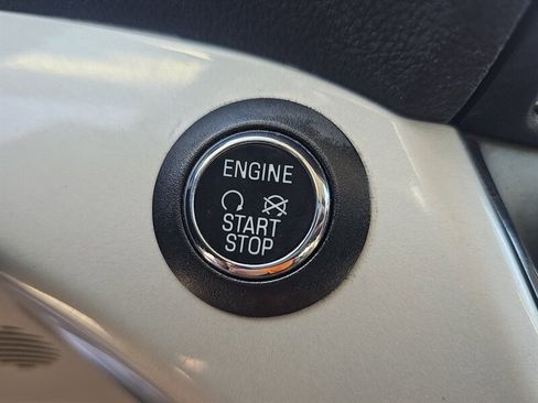 Used 2015 Ford C-MAX SEL image 17