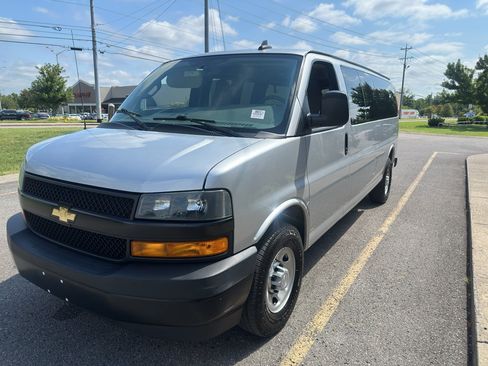 Used 2023 Chevrolet Express 3500 LS RWD image 7