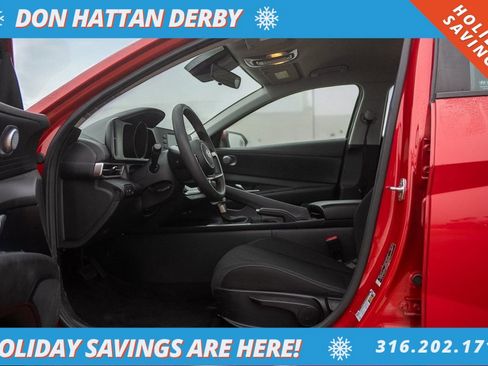 Used 2023 Hyundai Elantra SEL image 3