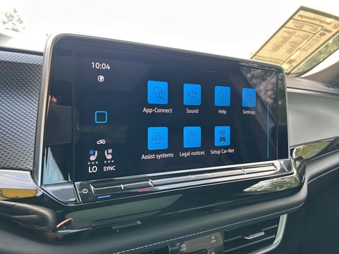 Used 2025 Volkswagen Atlas Cross Sport SEL image 27