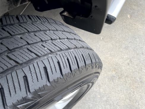 Used 2019 RAM 1500 Laramie AWD/4WD image 7