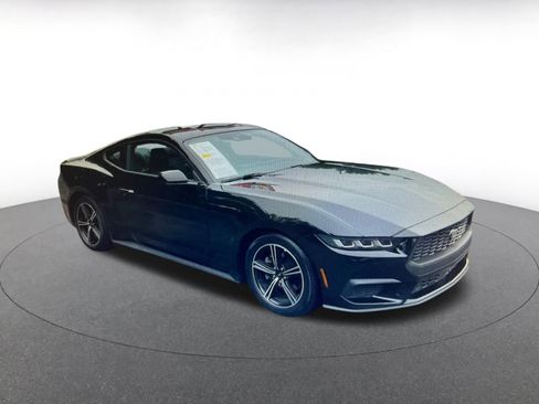 Used 2024 Ford Mustang Premium image 4