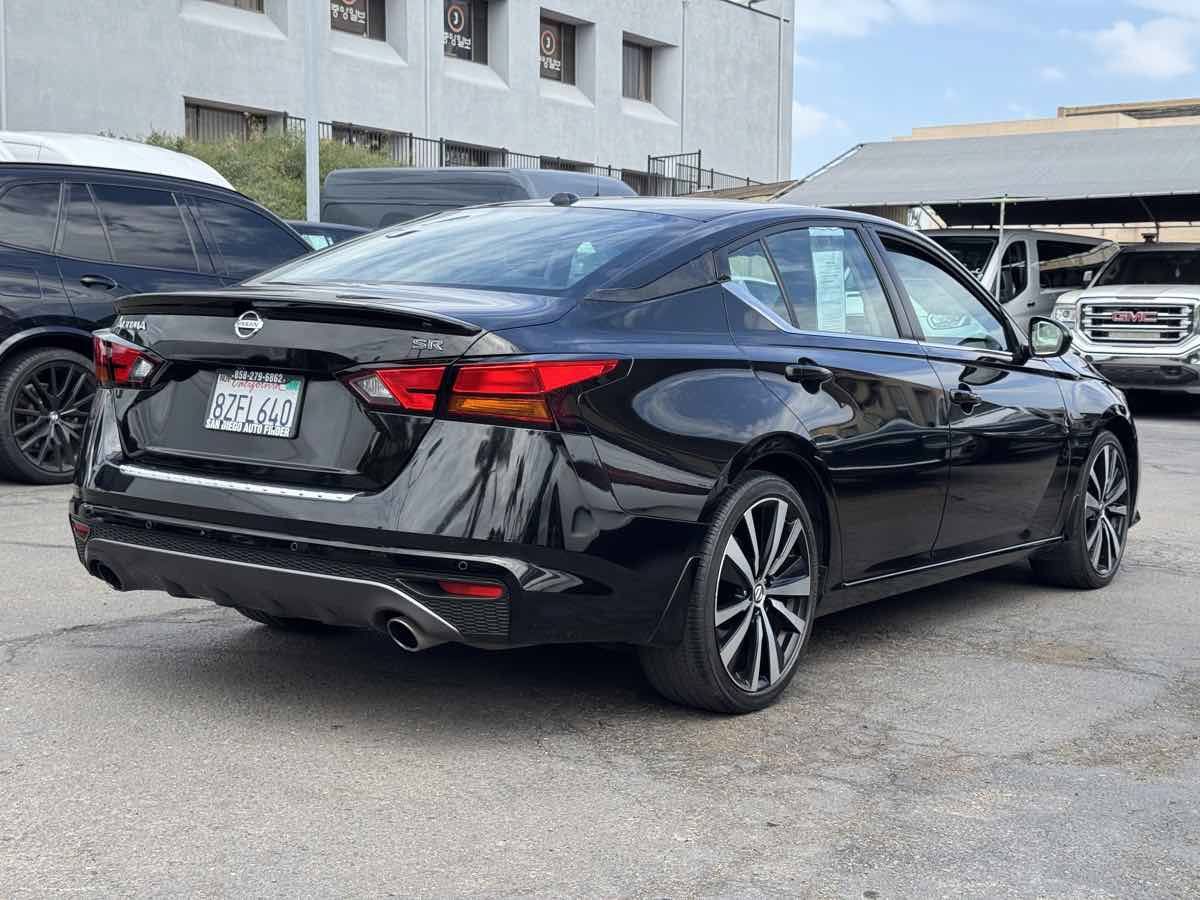 Used 2021 Nissan Altima 2.5 SR FWD image 14