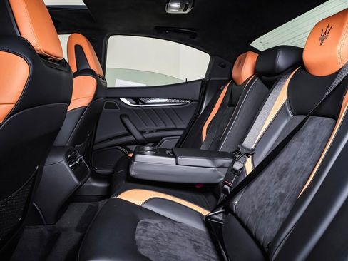 Used 2024 Maserati Ghibli Trofeo image 19