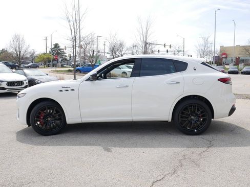 Used 2024 Maserati Levante Modena Ultima image 11