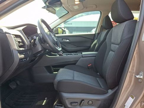 Used 2024 Nissan Rogue SV AWD/4WD image 14