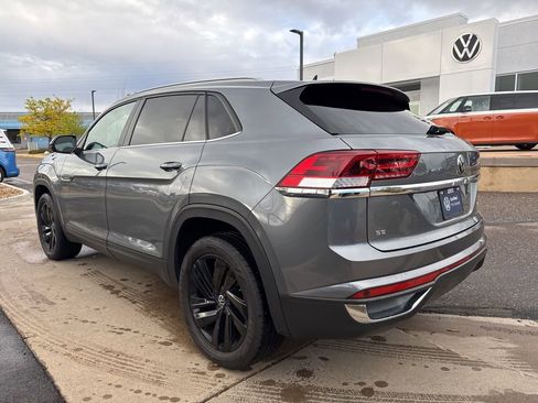 Certified 2022 Volkswagen Atlas Cross Sport SE image 3