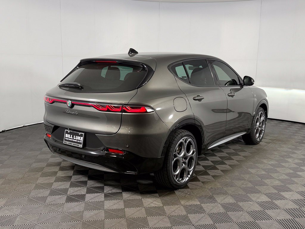 Used 2024 Alfa Romeo Tonale Ti w/ Premium Interior Package AWD/4WD image 7