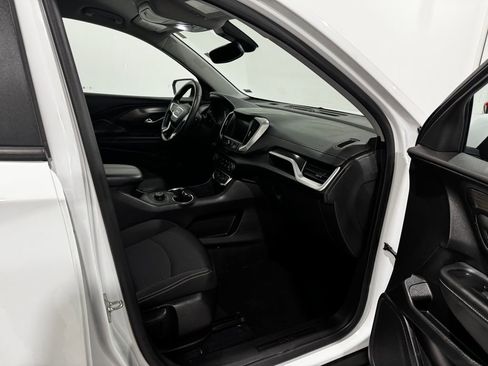 Used 2024 GMC Terrain SLE image 22