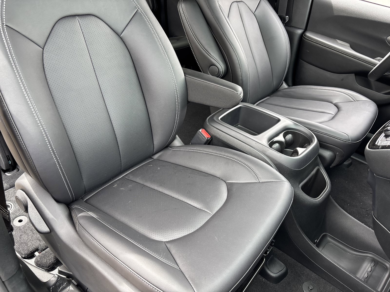 New 2026 Chrysler Pacifica Select w/ S Appearance Package FWD image 7