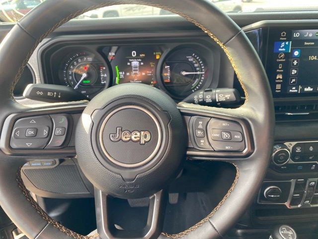 Used 2024 Jeep Wrangler Unlimited w/ Convenience Group AWD/4WD image 24