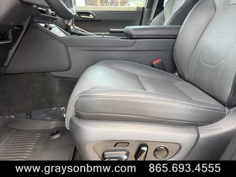 Used 2024 Lexus GX 550 AWD/4WD image 11