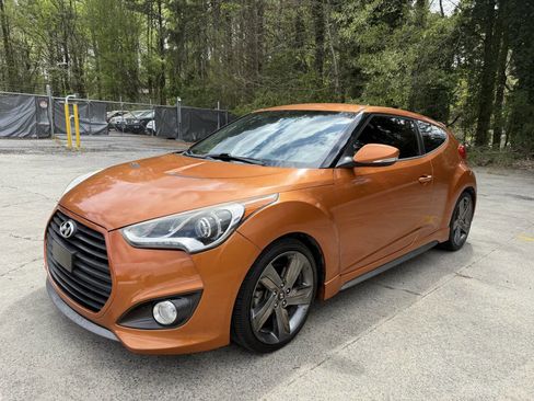 Used 2014 Hyundai Veloster Turbo FWD image 3