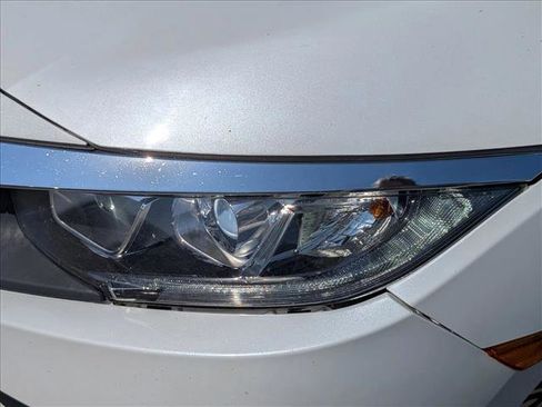 Used 2018 Honda Civic EX-L image 6