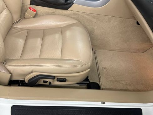Used 2006 Chevrolet Corvette Convertible w/ Preferred Equipment Group RWD image 33