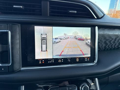 Used 2023 GMC Yukon XL Denali w/ Denali Reserve Package image 13