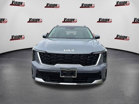 Certified 2025 Kia Sorento S w/ Panoramic Sunroof Package image 2