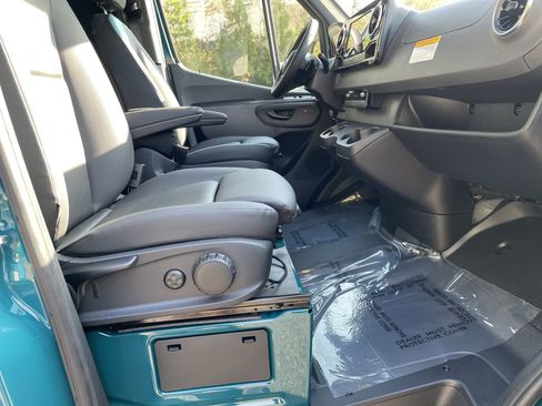 New 2025 Mercedes-Benz Sprinter 2500 image 40