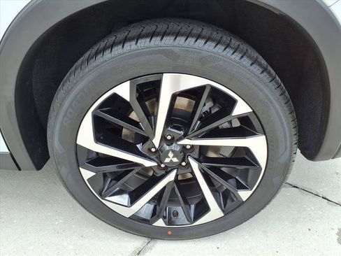 Used 2022 Mitsubishi Outlander SE FWD image 7
