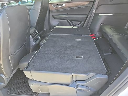 Used 2024 Volkswagen Atlas SEL Premium R-Line AWD/4WD image 98