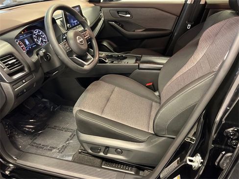 Used 2023 Nissan Rogue SV image 6