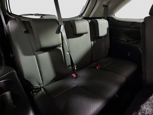 Used 2019 Toyota Highlander LE image 26