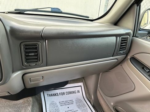 Used 2004 Chevrolet Suburban LS w/ Cargo Package RWD image 19