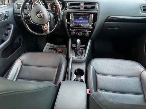 Used 2017 Volkswagen Jetta SEL image 17