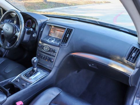 Used 2013 INFINITI G37 Journey w/ Premium Pkg image 23