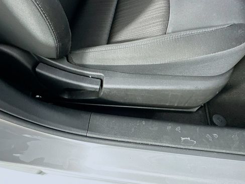 Used 2025 Nissan Altima 2.5 SV FWD image 21