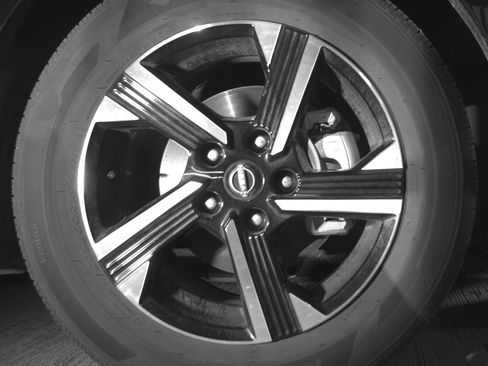 Used 2025 Nissan Sentra SV image 13