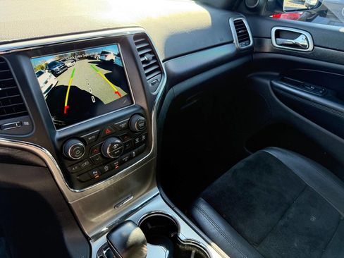 Used 2018 Jeep Grand Cherokee Altitude image 20