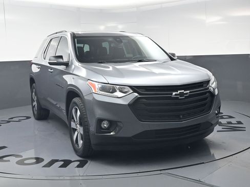 Used 2021 Chevrolet Traverse LT w/ LT Premium Package AWD/4WD image 3